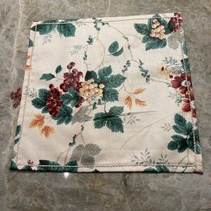 Set of 12 Cloth Napkins, Grapes Print, 12.5"